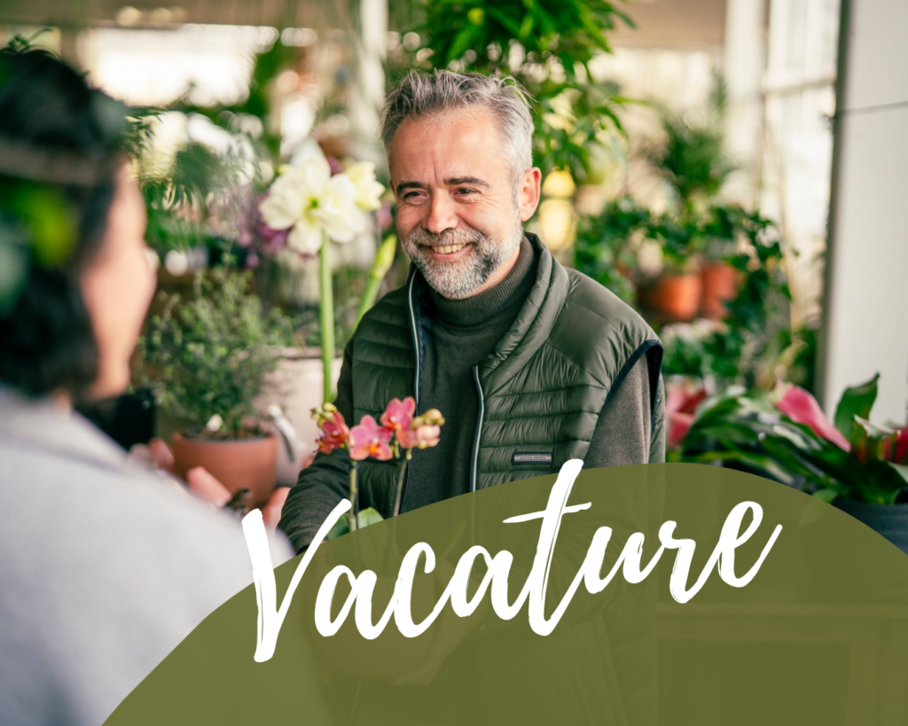 Hou je van contact met mensen en werk je graag in een groene omgeving vol planten en seizoenen? Dan is onze vacature Polyvalent medewerker infobalie mogelijk iets voor jou!